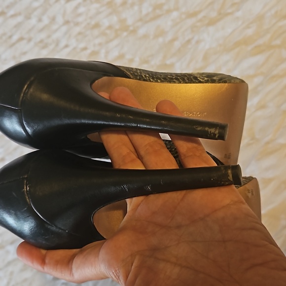 BCBGeneration platform stiletto   sz 10 - Picture 6 of 7